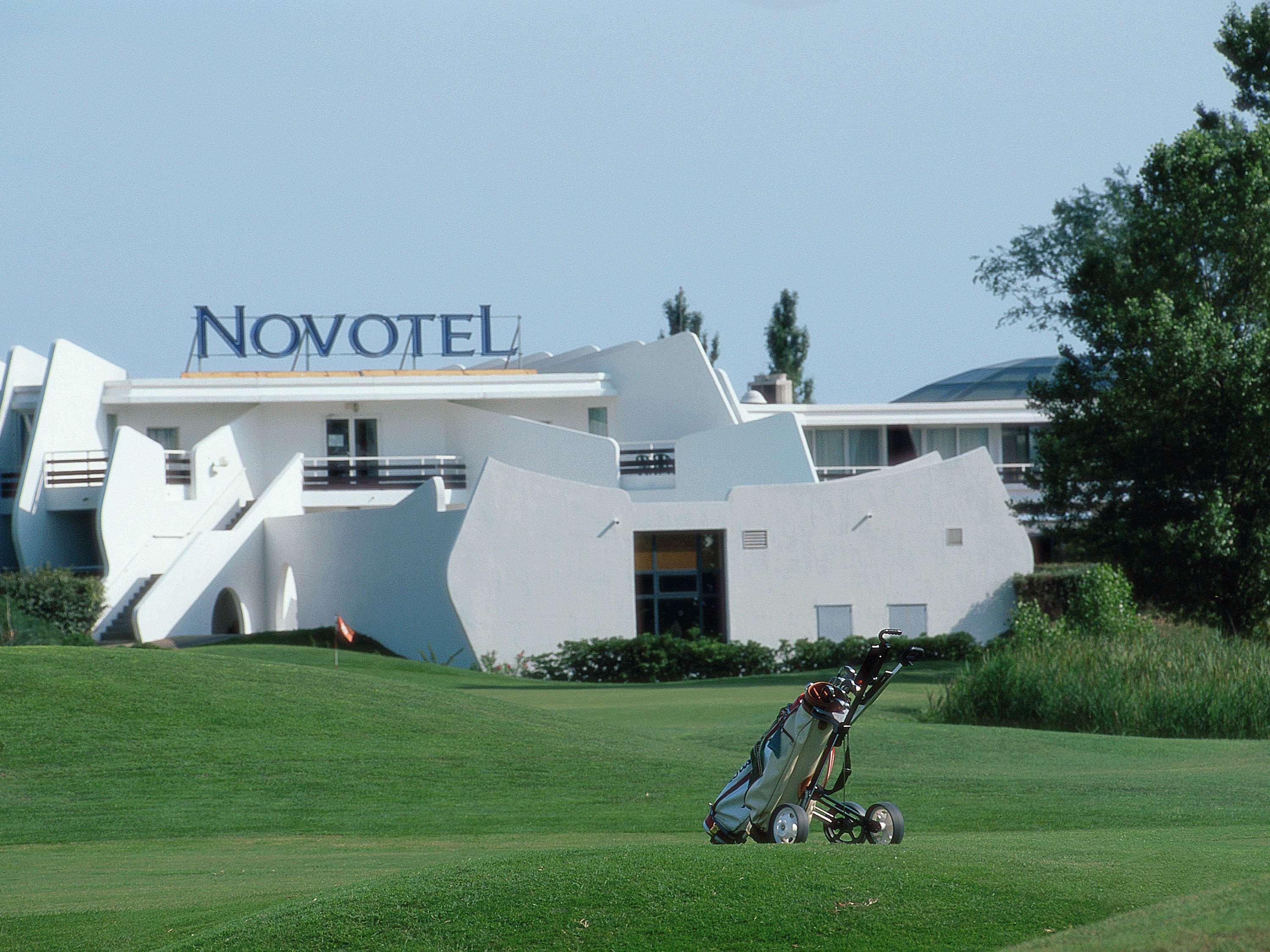 ホテル ノボテル ラ グランデ モット ゴルフ ラ・グランド・モット エクステリア 写真